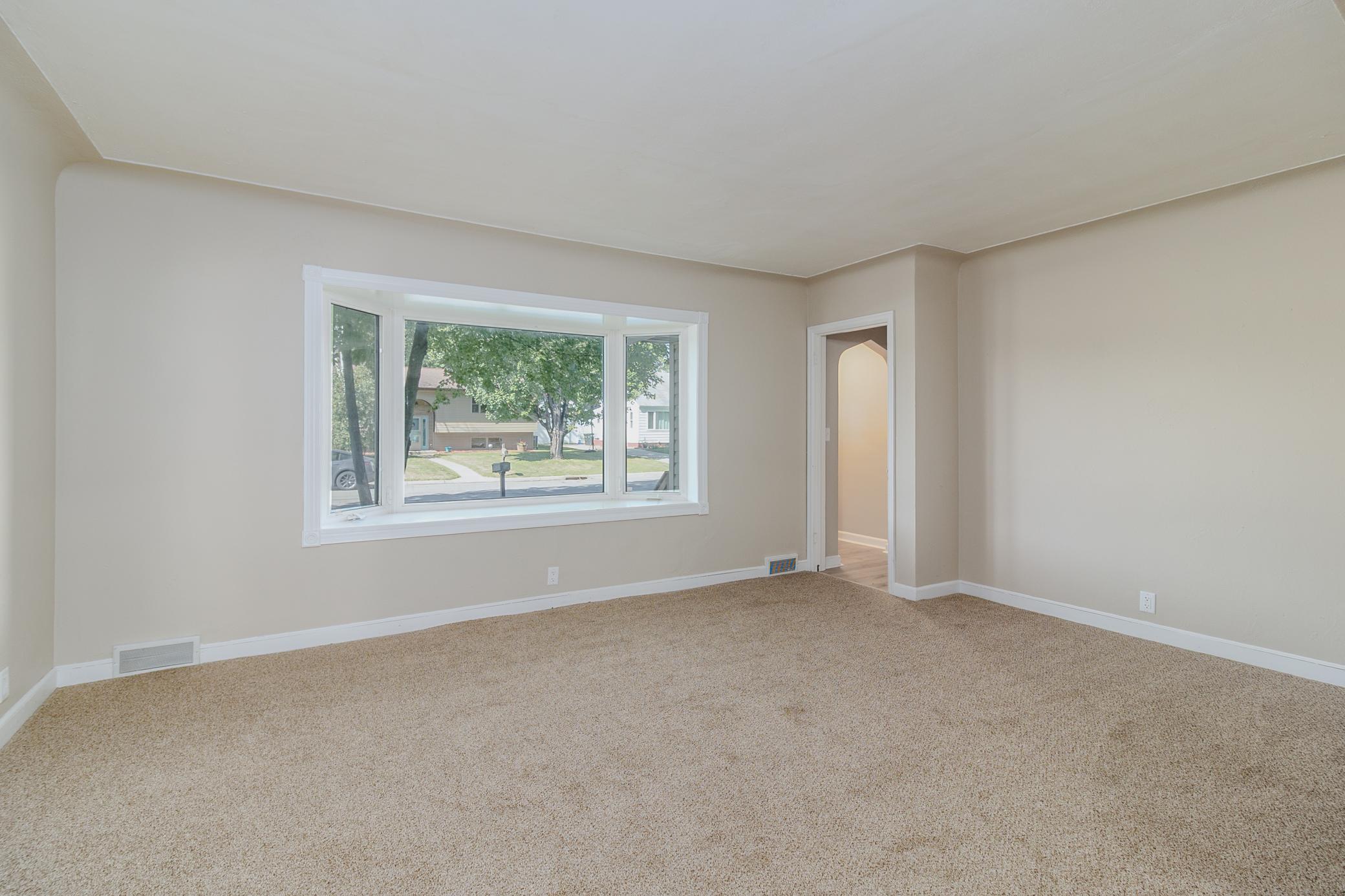 304 3rd St NW Little Falls Int - 5.jpg