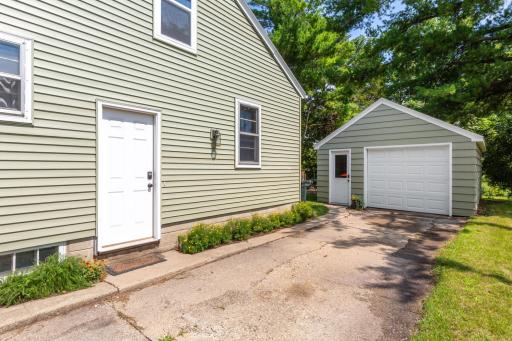 707 N Hennepin Street, Winthrop, MN 55396