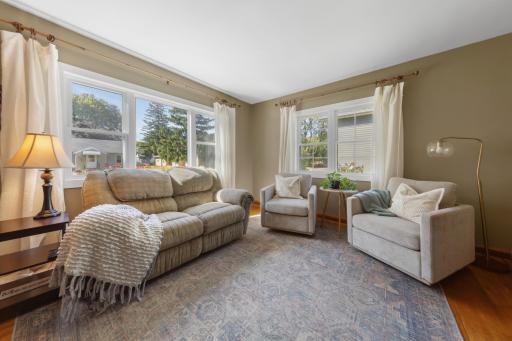 707 N Hennepin Street, Winthrop, MN 55396