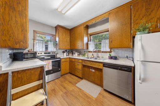 707 N Hennepin Street, Winthrop, MN 55396