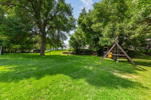 707 N Hennepin Street, Winthrop, MN 55396