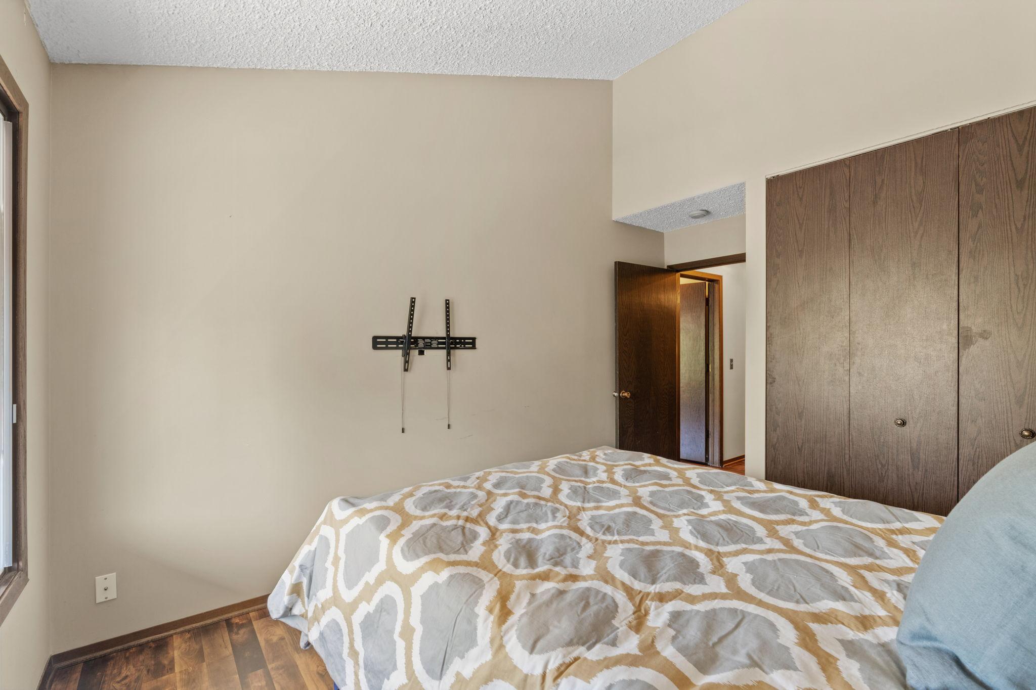 34-web-or-mls-14330 Fairway Dr-34.jpg