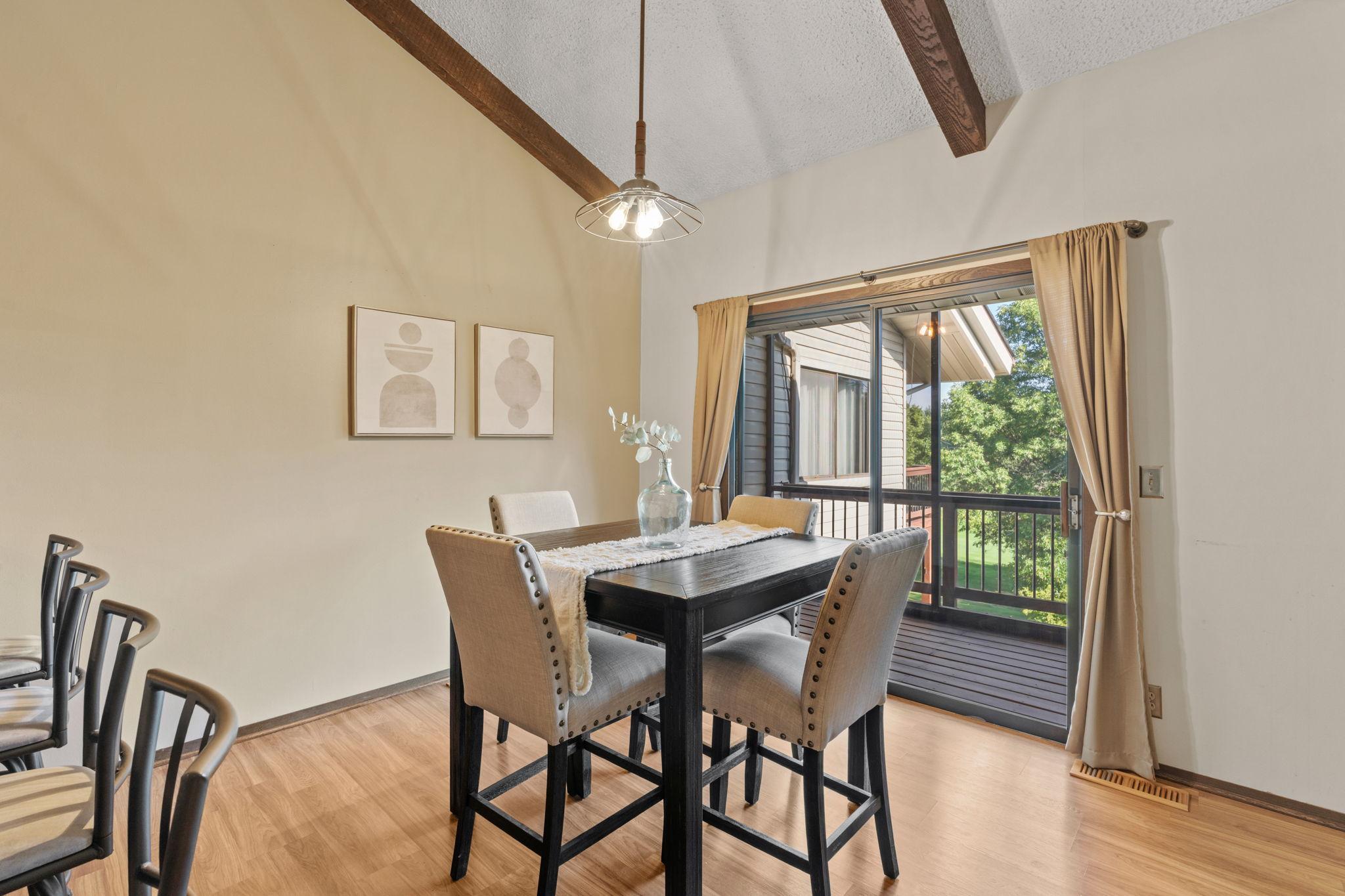 18-web-or-mls-14330 Fairway Dr-18.jpg