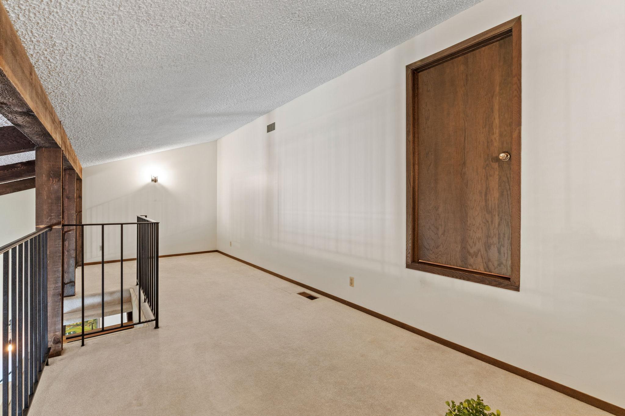 39-web-or-mls-14330 Fairway Dr-39.jpg