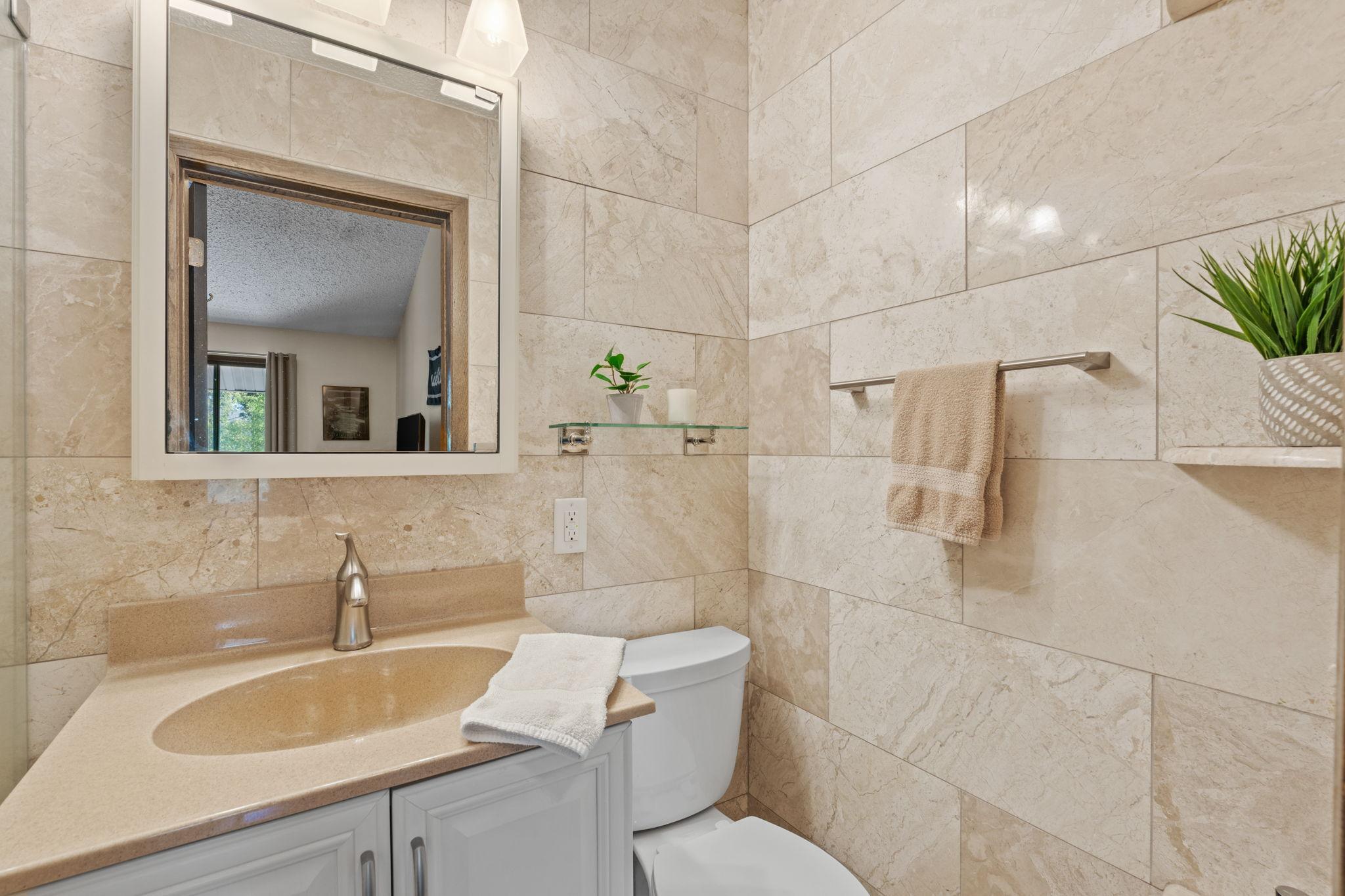 32-web-or-mls-14330 Fairway Dr-32.jpg