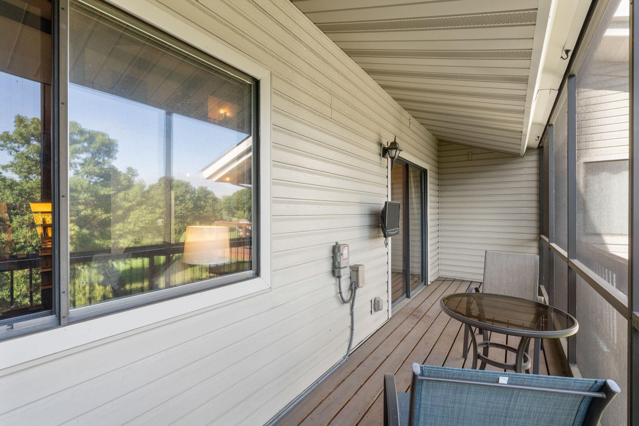 26-web-or-mls-14330 Fairway Dr-26.jpg