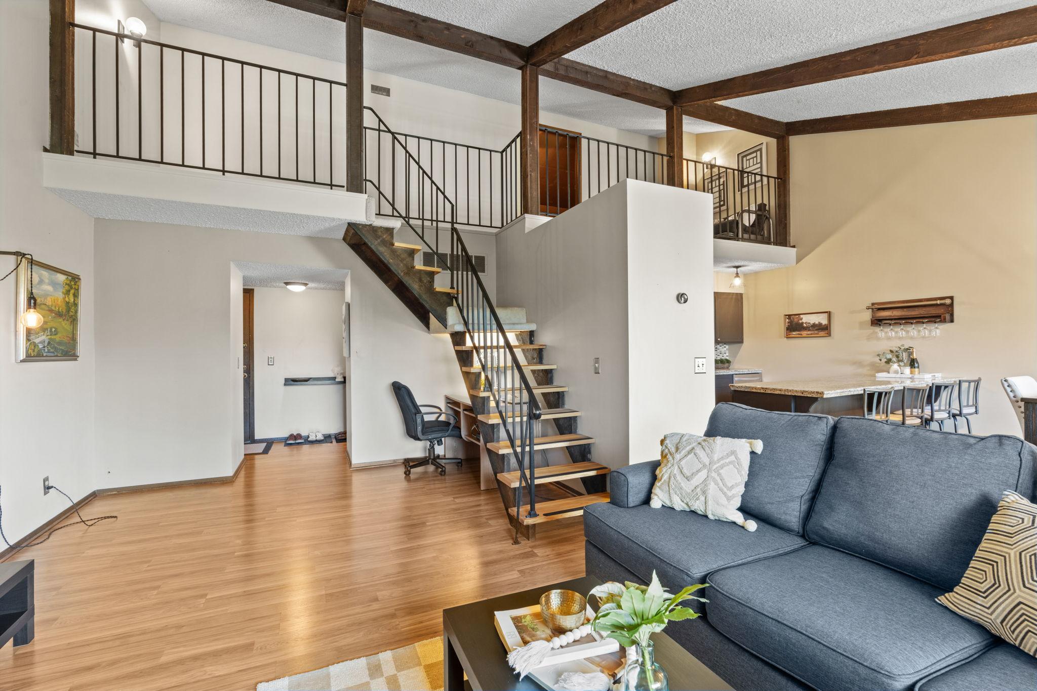 14-web-or-mls-14330 Fairway Dr-14.jpg