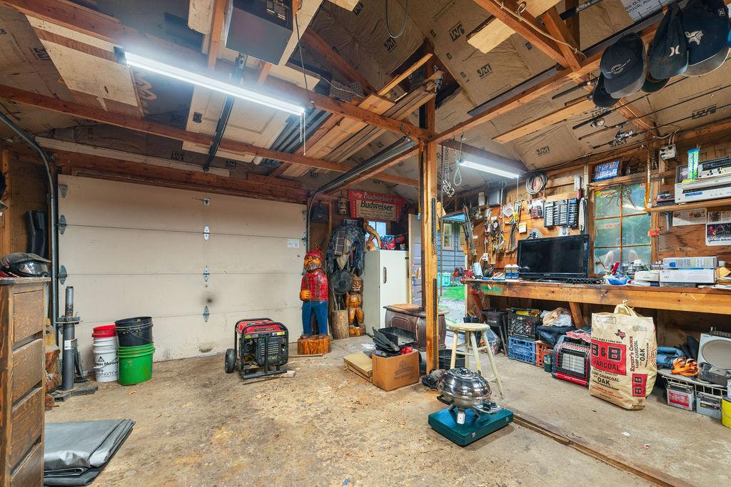 Single car garage with room to work.jpg