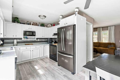 1921 N 10th Avenue N, Moorhead, MN 56560