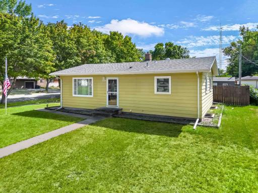 1921 N 10th Avenue N, Moorhead, MN 56560