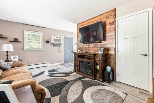 1921 N 10th Avenue N, Moorhead, MN 56560