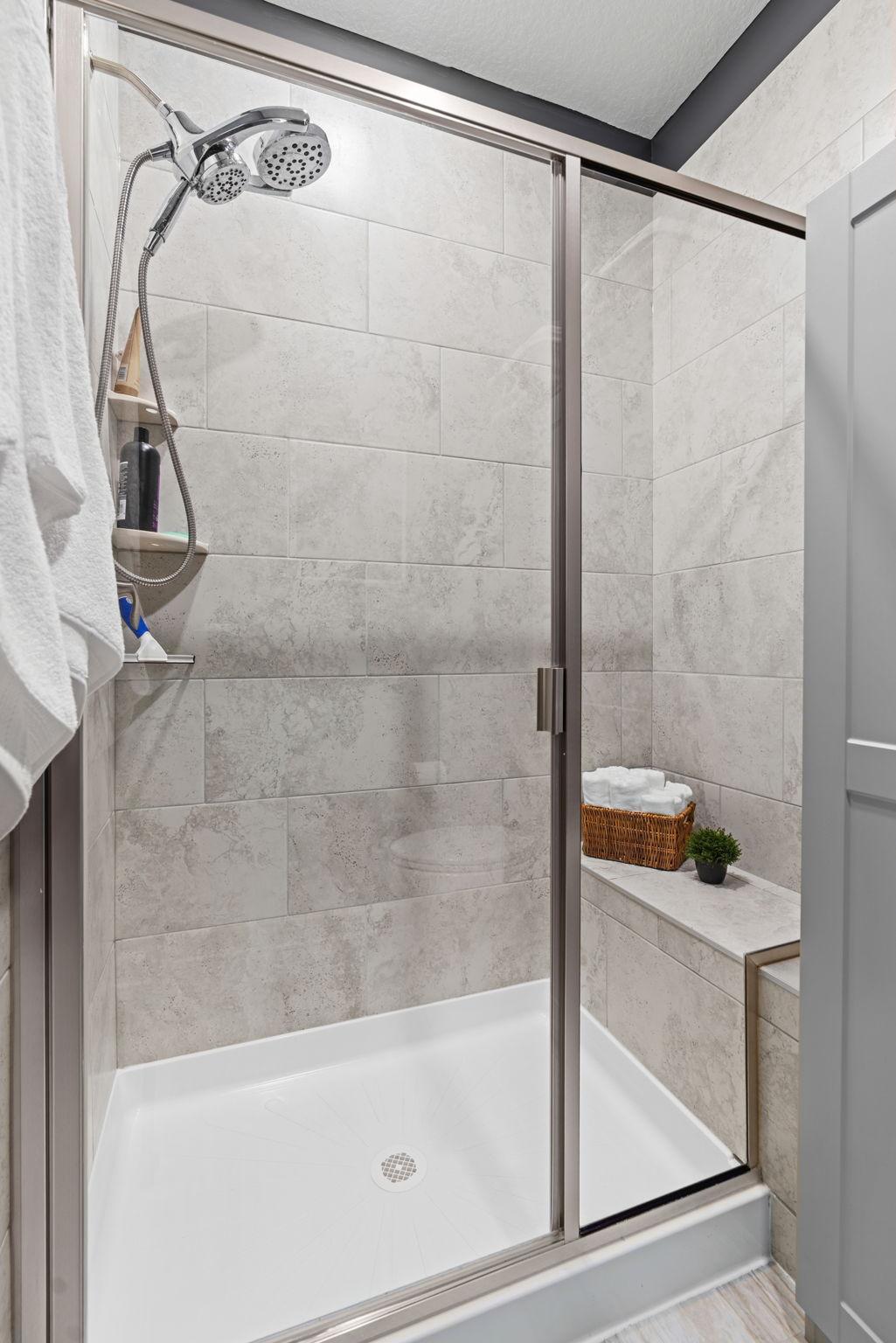 37-web-or-mls-6525 132nd Ln-36.jpg