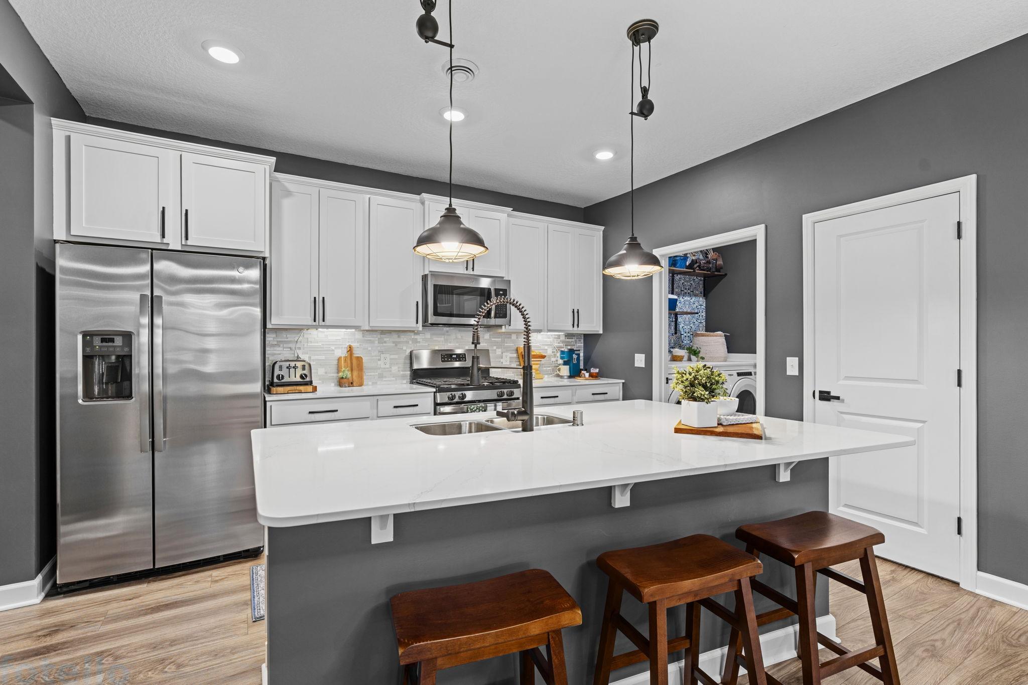 26-web-or-mls-6525 132nd Ln-25.jpg