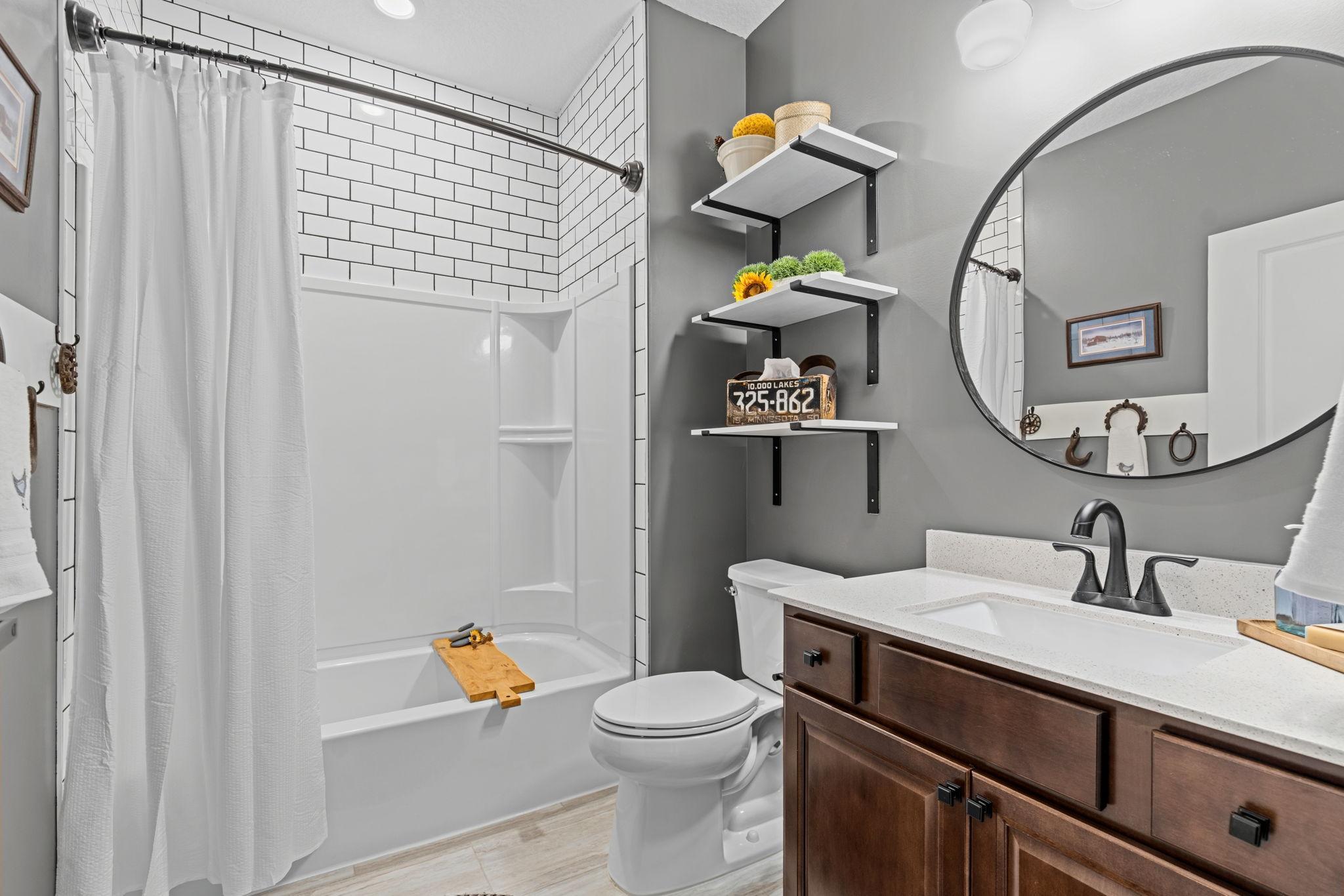 44-web-or-mls-6525 132nd Ln-43.jpg