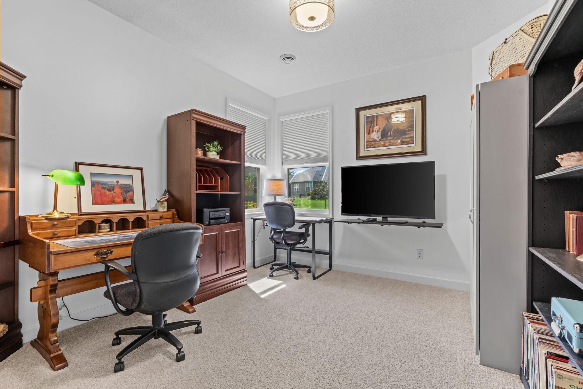41-web-or-mls-6525 132nd Ln-40.jpg