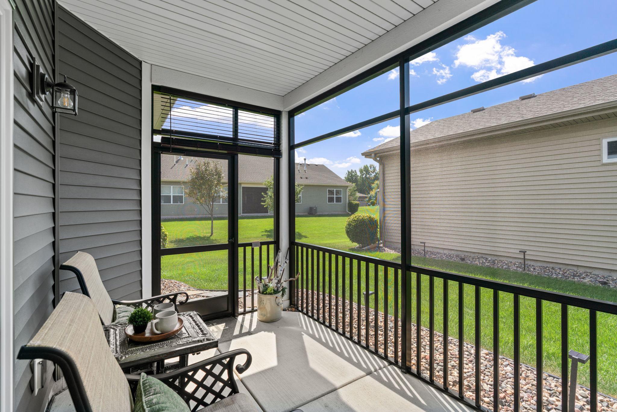 47-web-or-mls-6525 132nd Ln-46.jpg