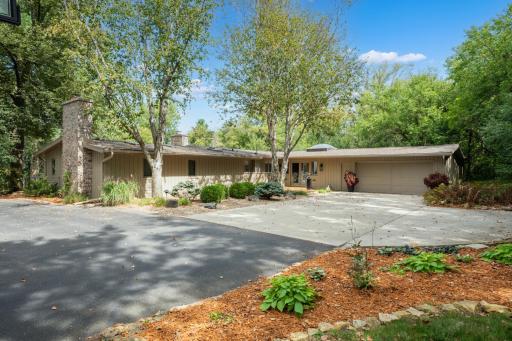 2010 Merrihills Drive SW, Rochester, MN 55902