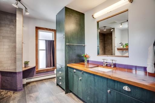 Second story full bath