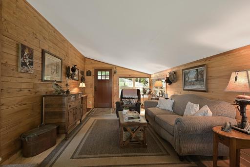ENTRY ROOM .jpg