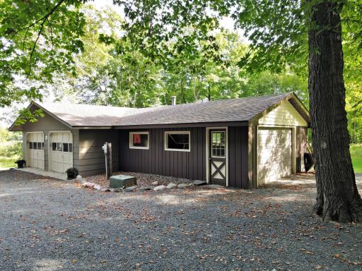GARAGE EXTERIOR.jpg