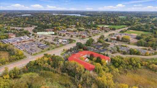 .6 mile from Kowalskis - walkable groceries