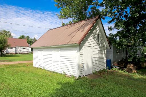 826 Bradley Avenue, Gibbon, MN 55335