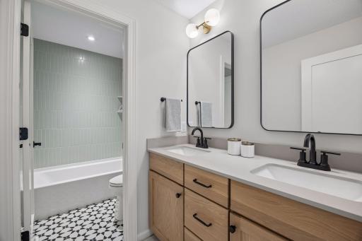 Upper Level Full Bath