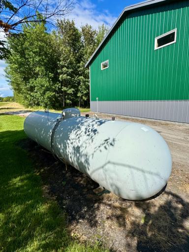 1000 Gallon Rented Tank