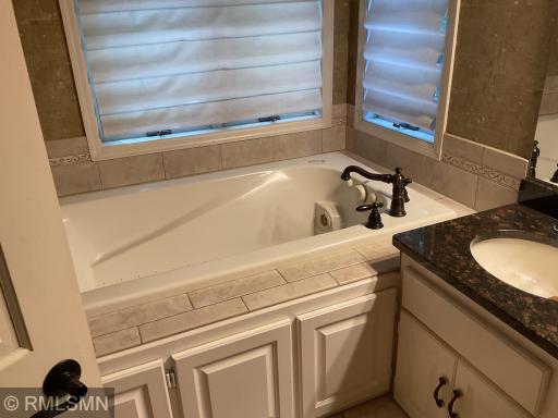 2139 14th Avenue E, North Saint Paul, MN 55109