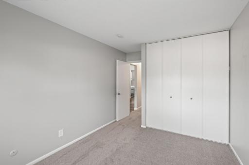 12_9091_207th12_mls.jpg