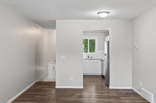 08_9091_207th8_mls.jpg