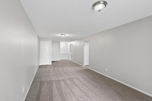 18_9091_207th18_mls.jpg