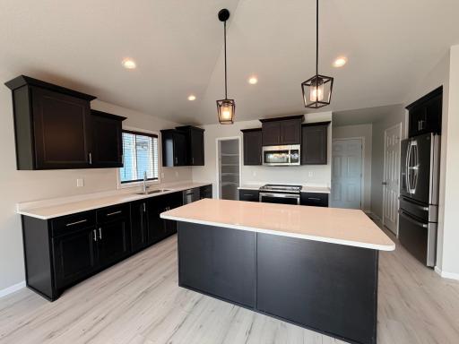 10. Kitchen 2.jpeg