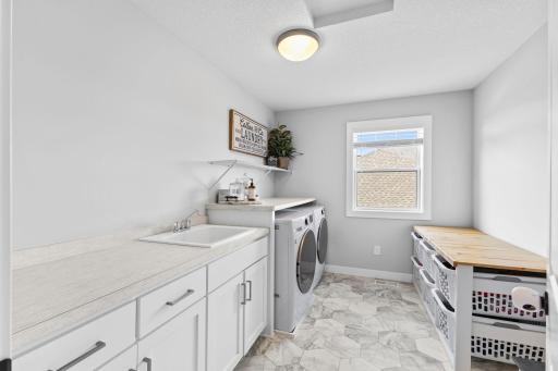 10166 Shadyview Lane N, Maple Grove, MN 55311