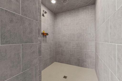 10166 Shadyview Lane N, Maple Grove, MN 55311