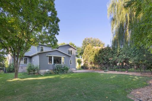 8818 Belvedere Drive, Eden Prairie, MN 55347