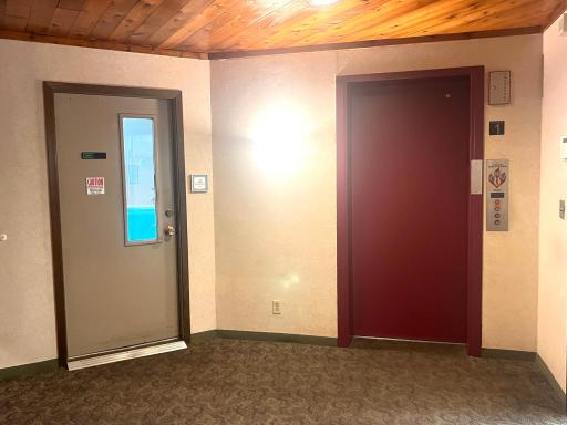 Yes! That's an elevator that can take you from the underground parking to the 3rd floor.
