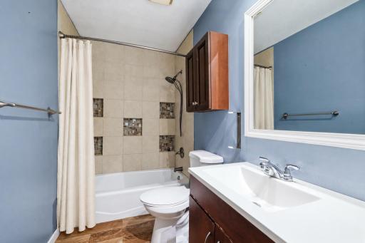 Cream bathroom.jpg