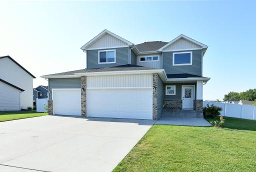 5494 Tanner Avenue S, Fargo, ND 58104