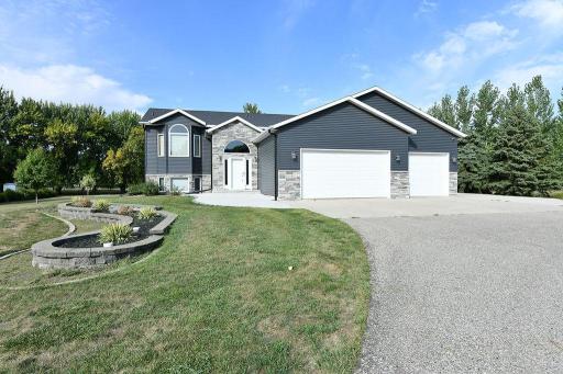 8018 Aquarius Drive, Fargo, ND 58104
