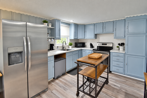 Kitchen (AI used to remove personal items only)
