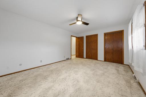 2533 Woodland Drive, Faribault, MN 55021