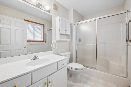 13048 Falcons Way, Savage, MN 55378
