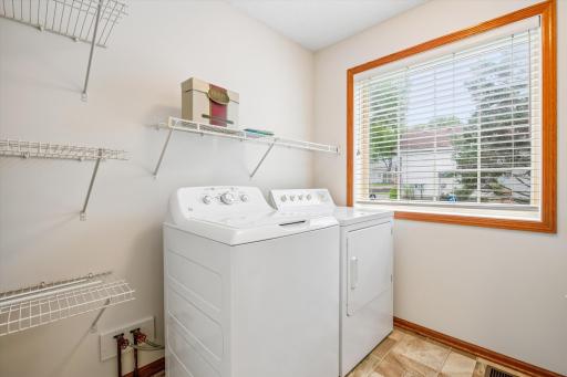 13048 Falcons Way, Savage, MN 55378