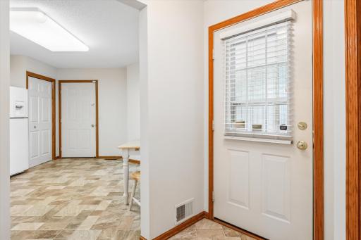 13048 Falcons Way, Savage, MN 55378