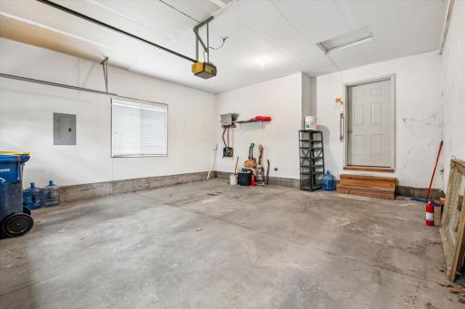 13048 Falcons Way, Savage, MN 55378