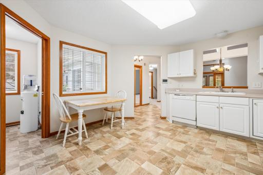 13048 Falcons Way, Savage, MN 55378