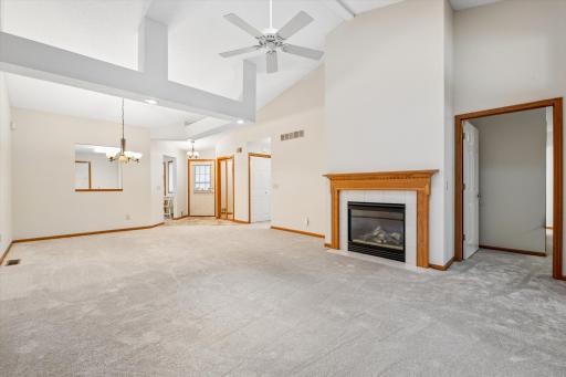 13048 Falcons Way, Savage, MN 55378