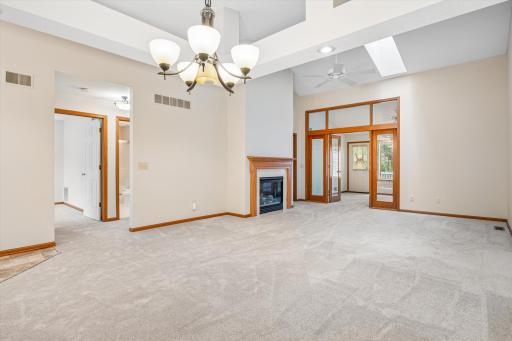 13048 Falcons Way, Savage, MN 55378
