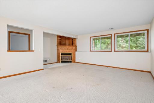 13048 Falcons Way, Savage, MN 55378